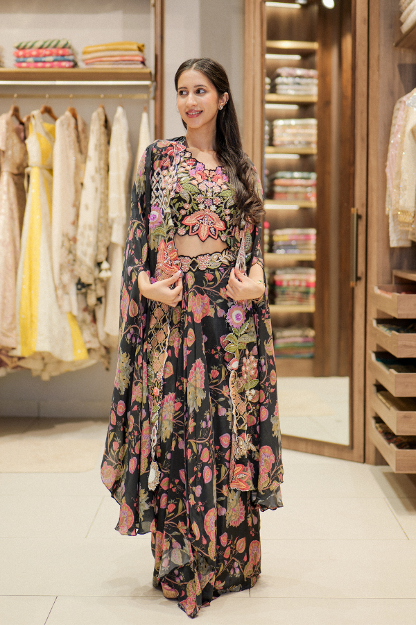 BLACK GARDEN CAPE SET